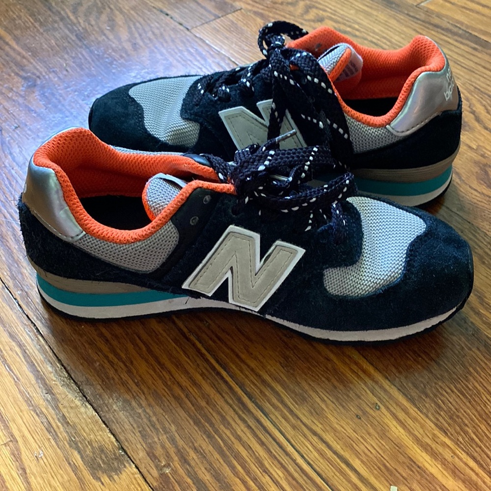 EUC new balance kids shoes size 1.5